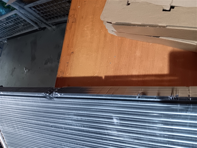 Imagine pentru produsul „RADIOATOR RACIRE MOTOR [DEFECT ACCEPTABIL] - O.E. MERCEDES"
