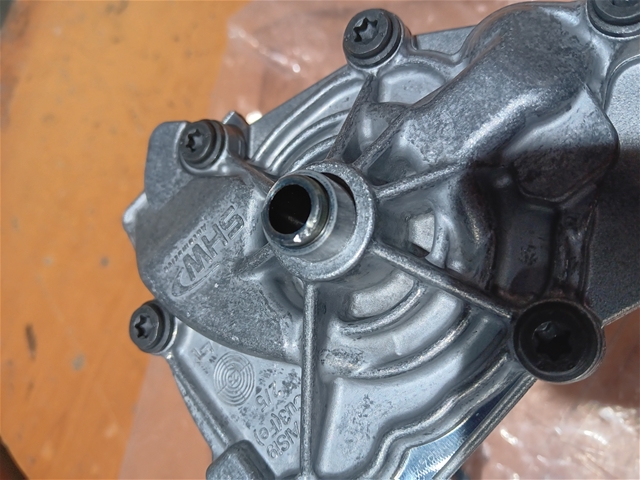 POMPA ULEI VACUUM [DEFECT ACCEPTABIL] - O.E. BMW
