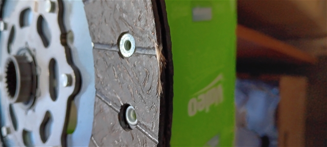 Imagine pentru produsul „SET AMBREIAJ DMF [DEFECT ACCEPTABIL] VALEO"