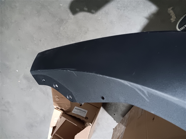 Imagine pentru produsul „SPOILER BARA SPATE [DEFECT ACCEPTABIL] FORD - O.E."
