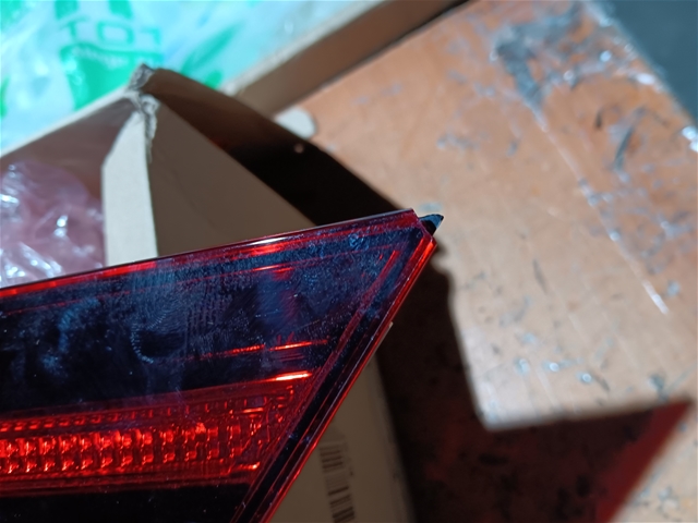 Imagine pentru produsul „LAMPA STOP STG [DEFECT ACCEPTABIL] O.E"