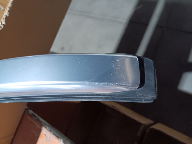 Imagine pentru produsul „BARA LOGITUDINALA PLAFON DR ARGINTIE [DEFECT ACCEPTABIL] O.E"
