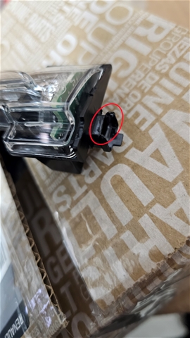 Imagine pentru produsul „ORNAMENT INF STG LA OGLINDA [DEFECT ACCEPTABIL] O.E"