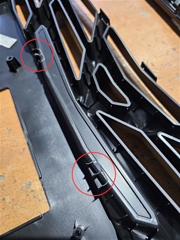 Imagine pentru produsul „GRILA RADIATOR [DEFECT ACCEPTABIL] O.E"