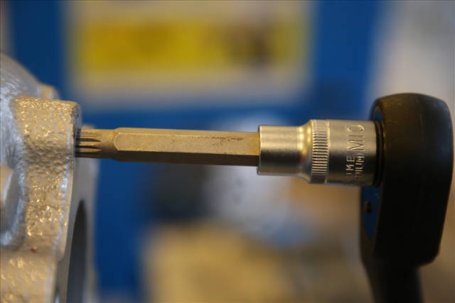 Imagine pentru produsul „TUBULARA 1/2 CU BIT XZN LUNG M10"