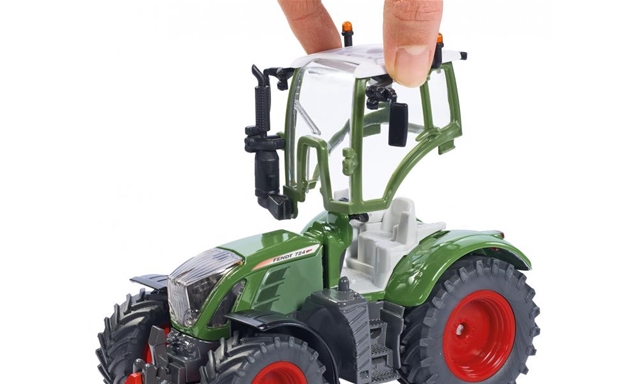 Imagine pentru produsul „TRACTOR FENDT 724 VARIO SCARA 1:32  SIKU"