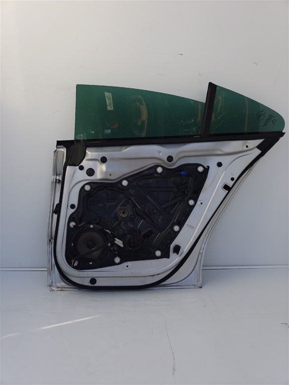 (3C8833056E) USA DREAPTA SPATE  (SE VINDE DEZECHIPAT) - SH