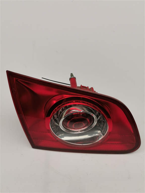Imagine pentru produsul „LAMPA STOP STANGA SPATE PE HAION( 3C9945093 ) - SH"