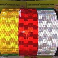 Imagine pentru produsul „1 ROLA 50M BANDA REFLECT ROSIE, CONTINUA, PT SUPRAF RIGIDA AVERY DENNISON-SUA"
