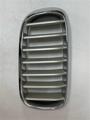 Imagine pentru produsul „GRILA RADIATOR DR - GRI CU RAMA CROM - A.M."