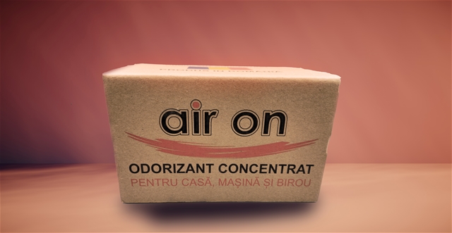 STAND PREZENTARE CU MIXT DE 20 BUC ODORIZANTE AUTO SPRAY DE 50ML AIR ON