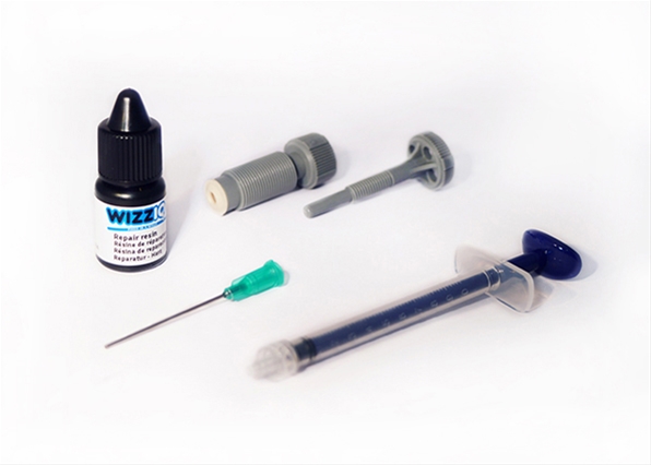 Imagine pentru produsul „SET RASINA REPARAT PARBRIZE(2ML)+INJECTOR GRI+SERINGA"