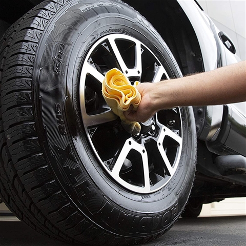 NBB  SPRAY CURATAT JANTE SI ANVELOPE 709 ML ULTIMATE WATERLESS - EU  MEGUIARS