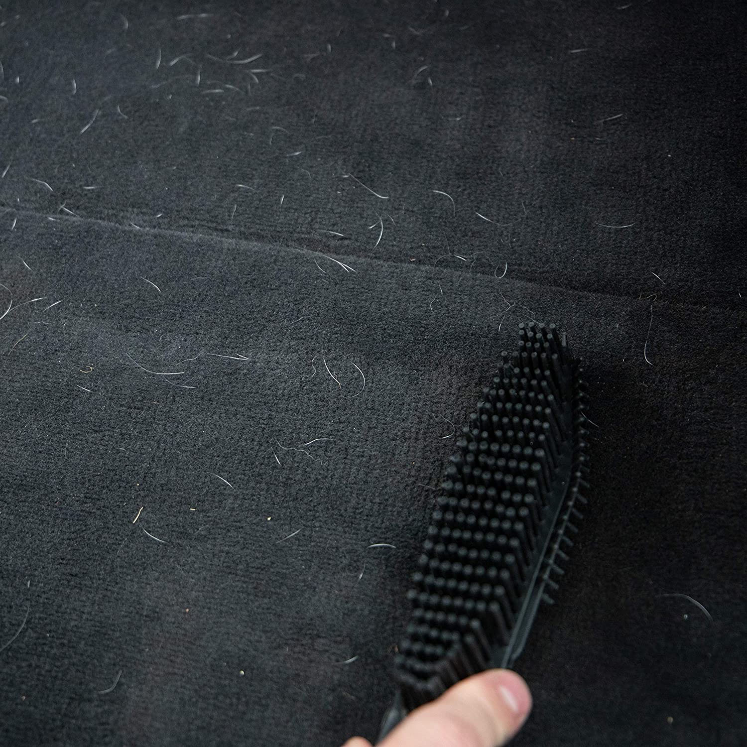 NBB  HAIR AND FIBRE REMOVAL BRUSH  - MEGUIARS