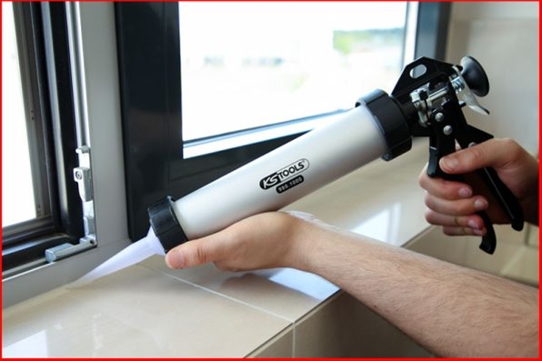 PISTOL MANUAL CU CARTUSE 310 ML, 340MM